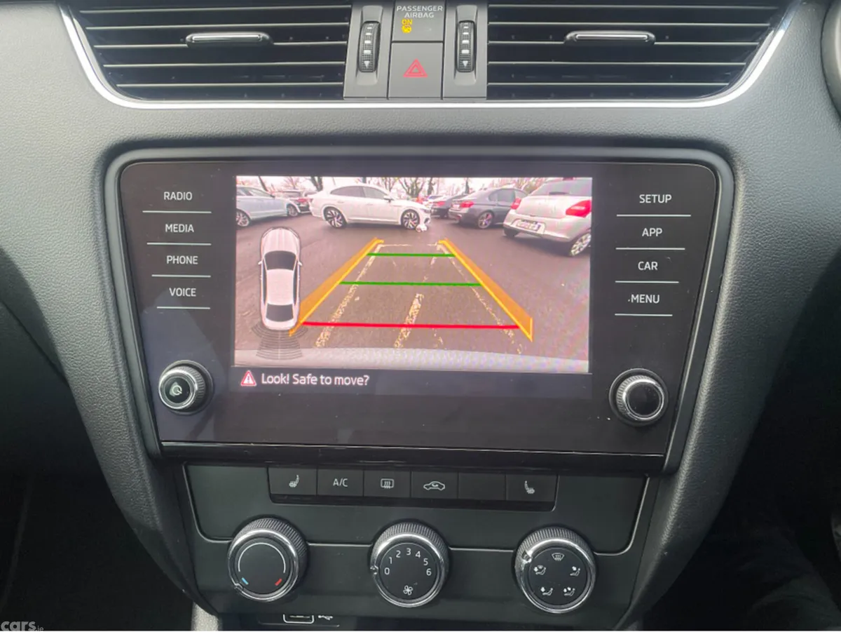 Skoda Octavia Hatchback, Diesel, 2019, Grey