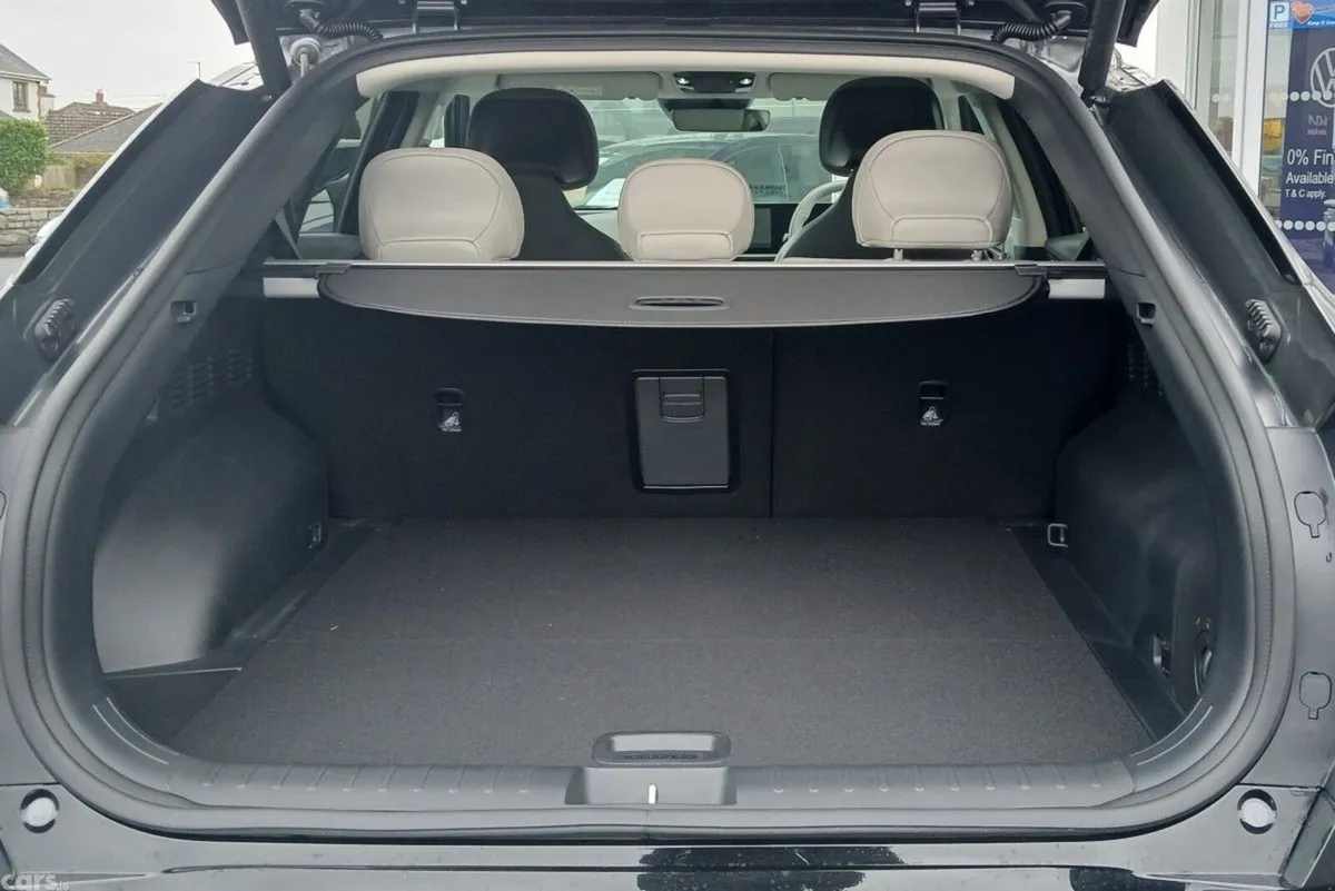 Kia EV6 MPV, Electric, 2026, Grey