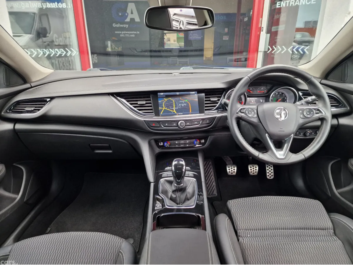 Opel Insignia Hatchback, Diesel, 2018, Black