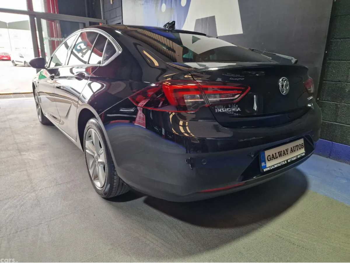 Opel Insignia Hatchback, Diesel, 2018, Black