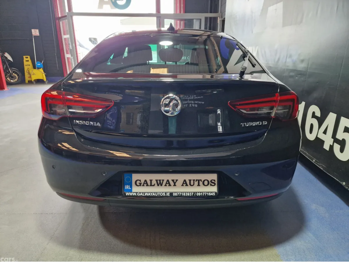 Opel Insignia Hatchback, Diesel, 2018, Black