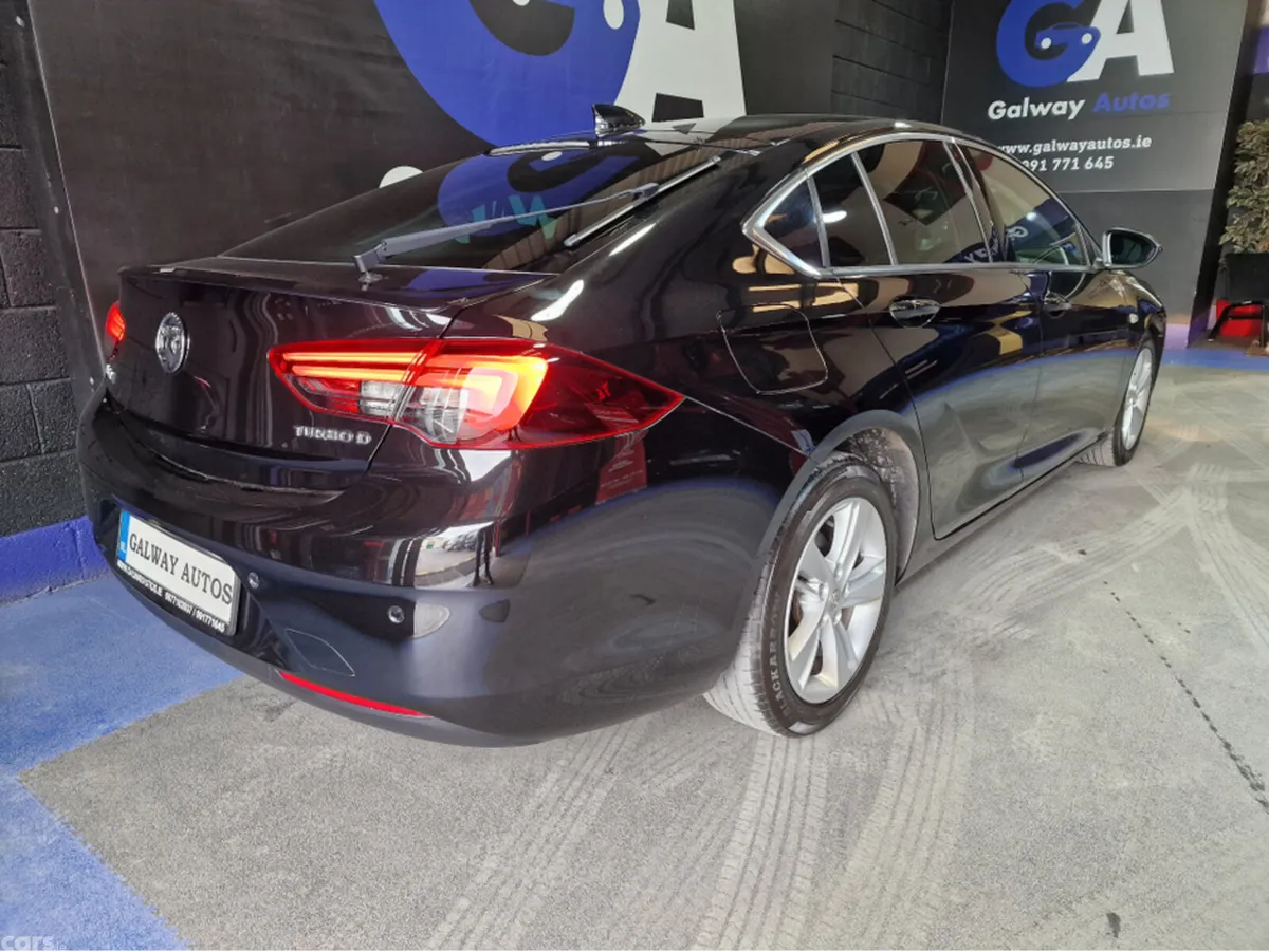 Opel Insignia Hatchback, Diesel, 2018, Black