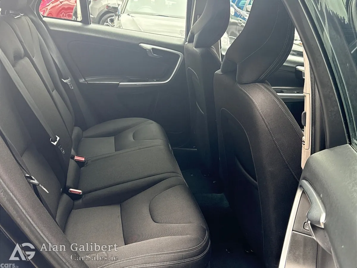 Volvo V60 Estate, Diesel, 2017, Blue