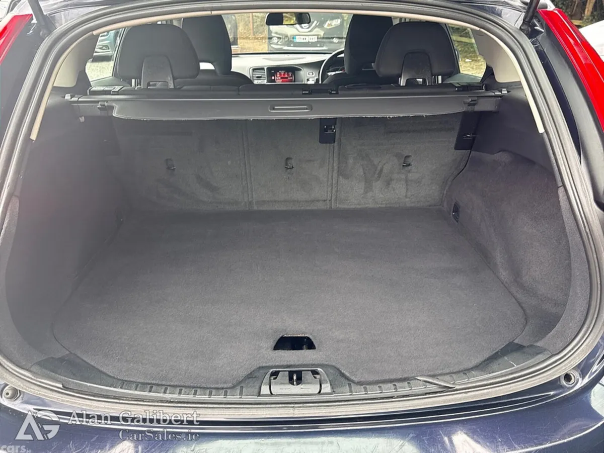 Volvo V60 Estate, Diesel, 2017, Blue