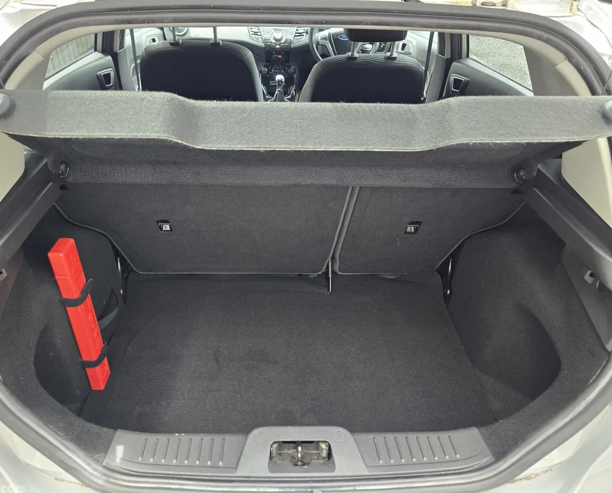Ford Fiesta Hatchback, Petrol, 2014, Silver