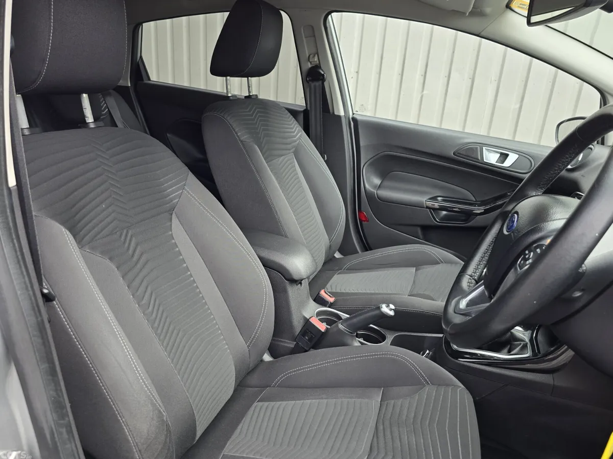 Ford Fiesta Hatchback, Petrol, 2014, Silver
