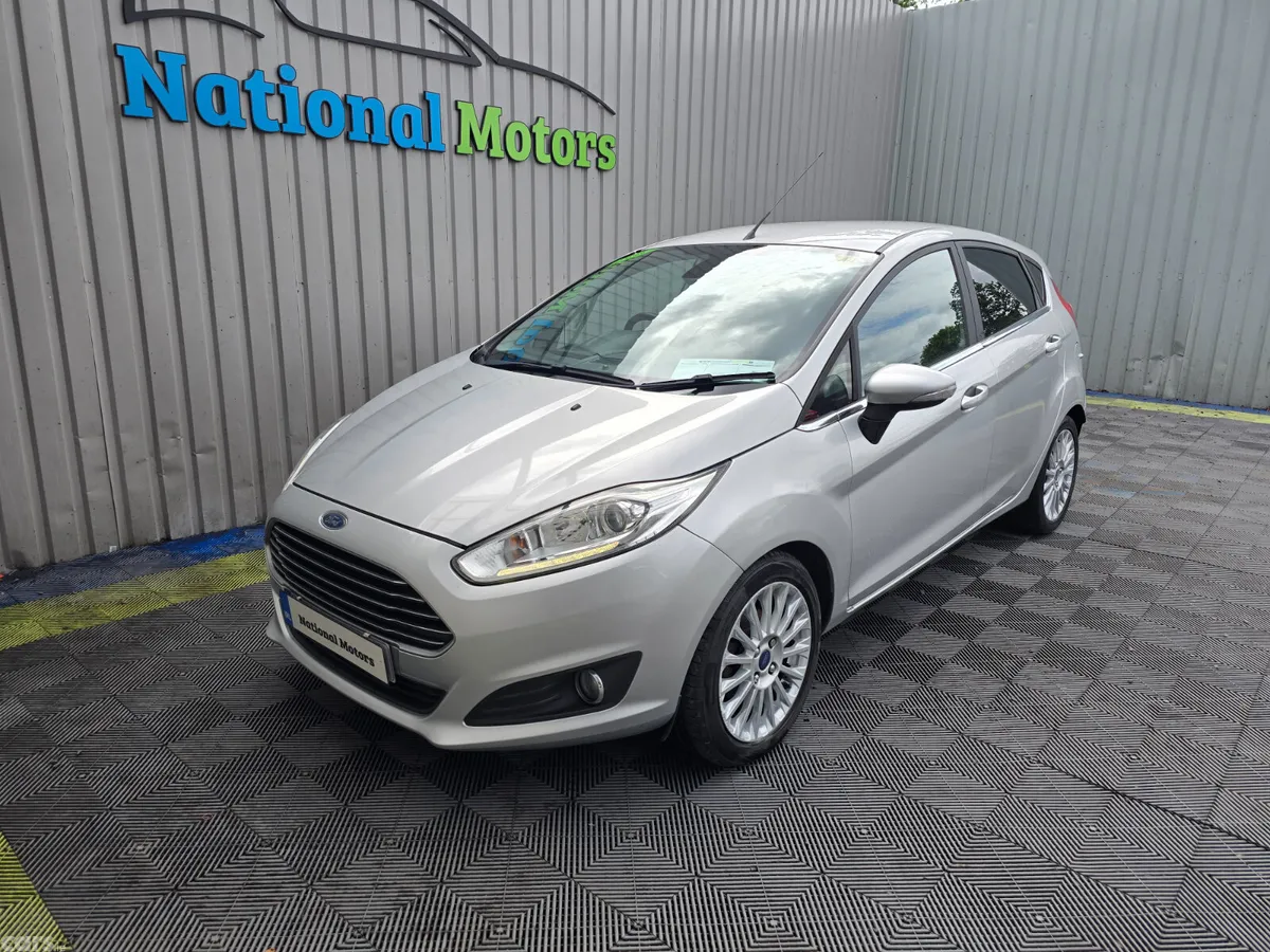 Ford Fiesta Hatchback, Petrol, 2014, Silver