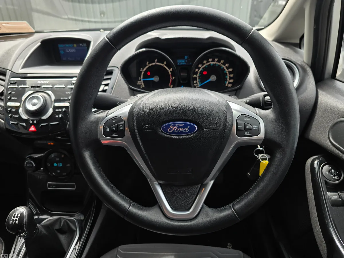 Ford Fiesta Hatchback, Petrol, 2014, Silver