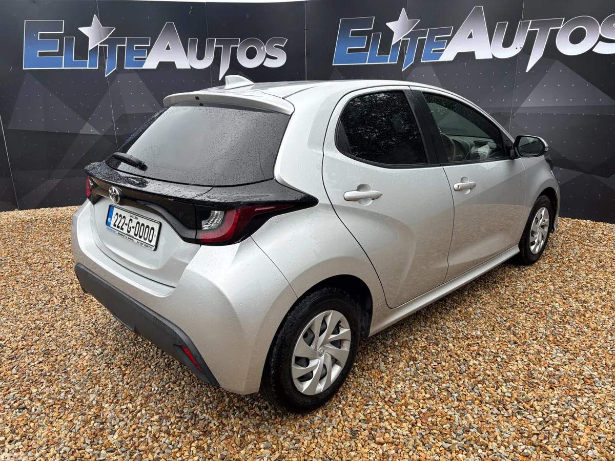 Toyota Yaris Hatchback, Petrol, 2022, Silver
