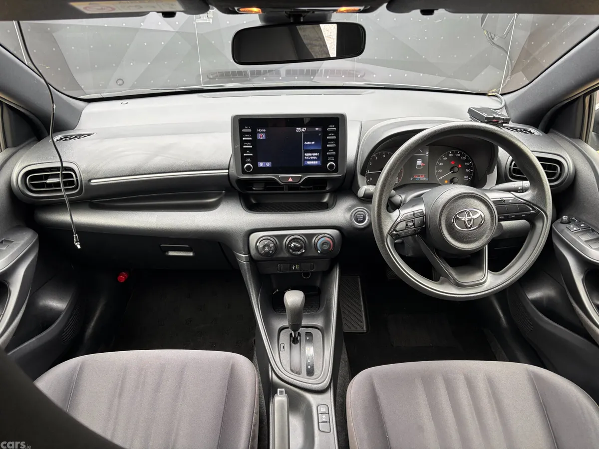 Toyota Yaris Hatchback, Petrol, 2022, Silver