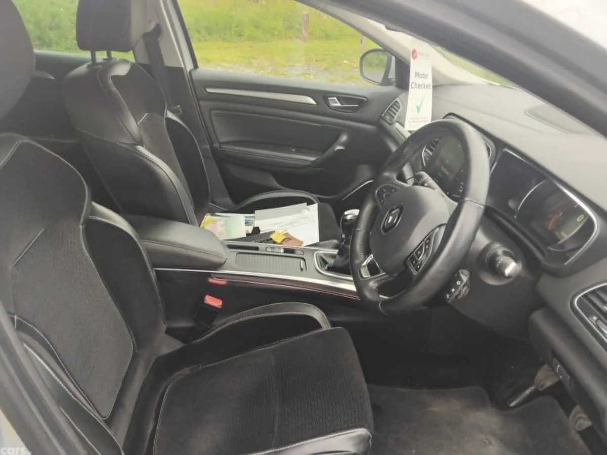 Renault Megane Hatchback, Diesel, 2016, Silver
