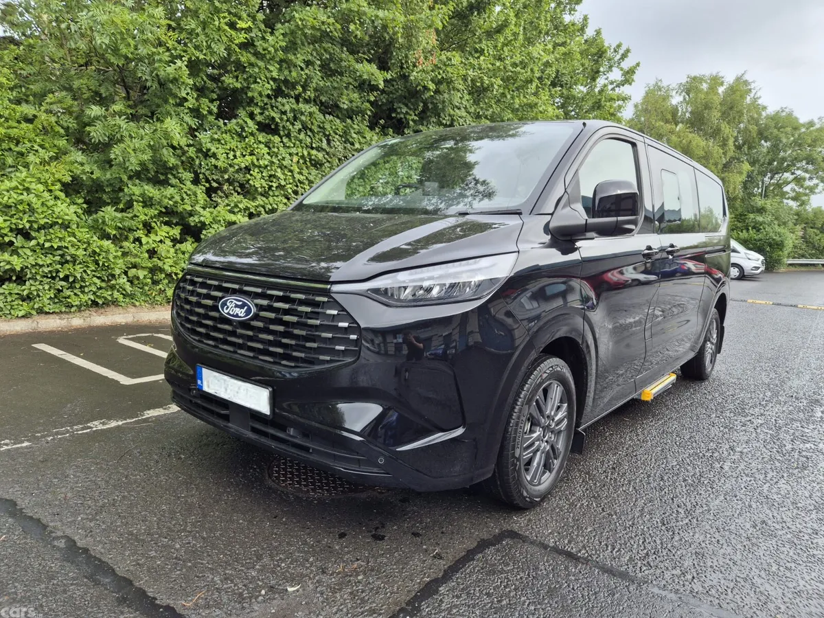 Ford Tourneo Custom Van, Petrol Plug-in Hybrid, 2026, Black