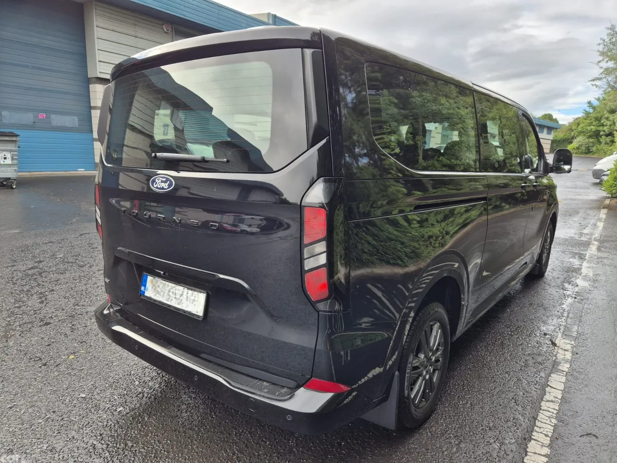 Ford Tourneo Custom Van, Petrol Plug-in Hybrid, 2026, Black