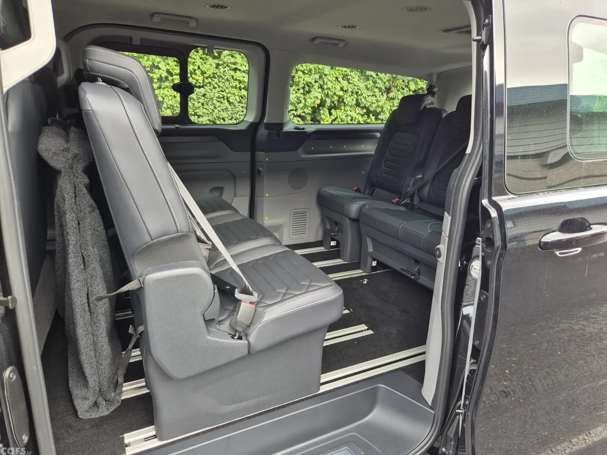 Ford Tourneo Custom Van, Petrol Plug-in Hybrid, 2026, Black