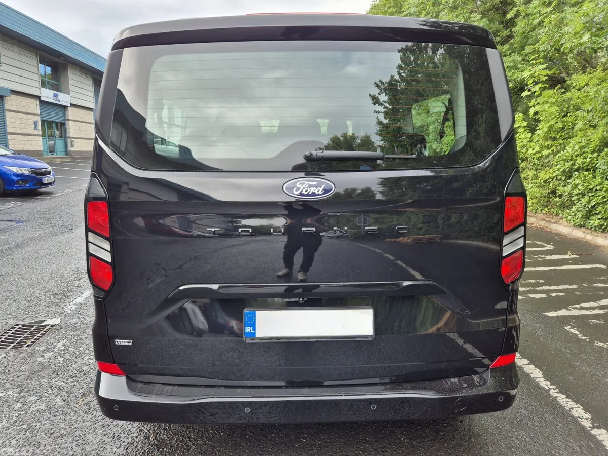 Ford Tourneo Custom Van, Petrol Plug-in Hybrid, 2026, Black