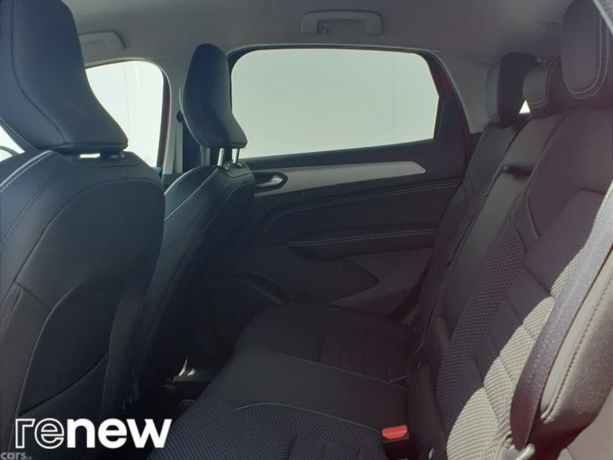 Renault Arkana Hatchback, Petrol, 2023, Red