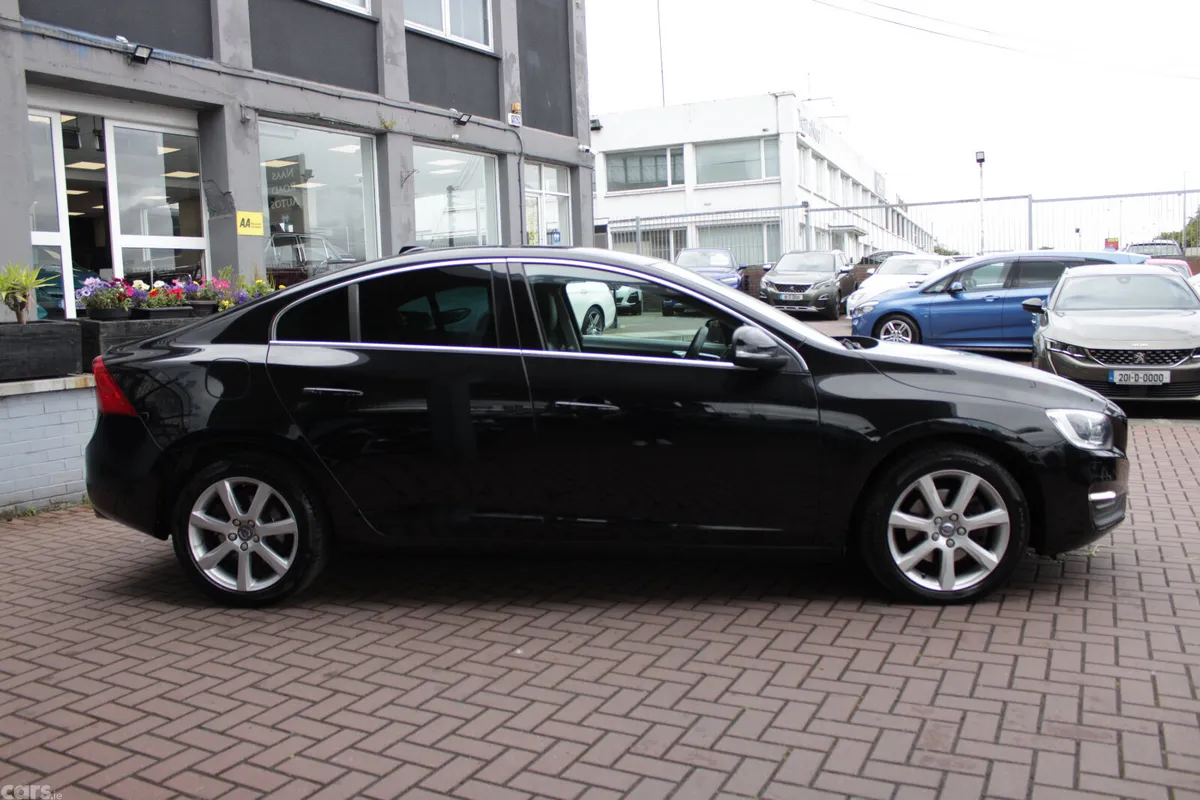 Volvo S60 Saloon, Diesel, 2019, Black