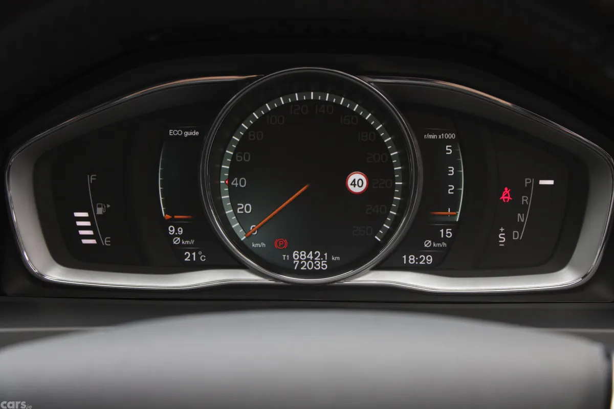 Volvo S60 Saloon, Diesel, 2019, Black