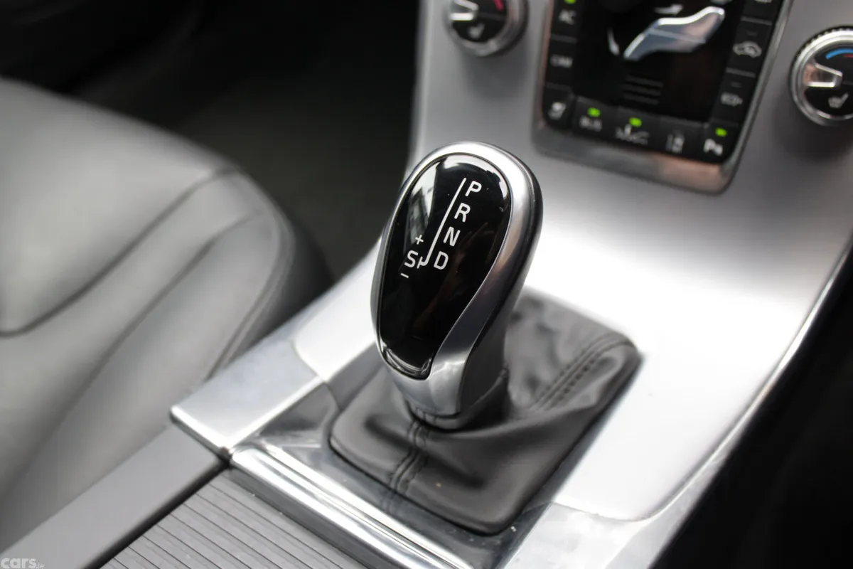 Volvo S60 Saloon, Diesel, 2019, Black