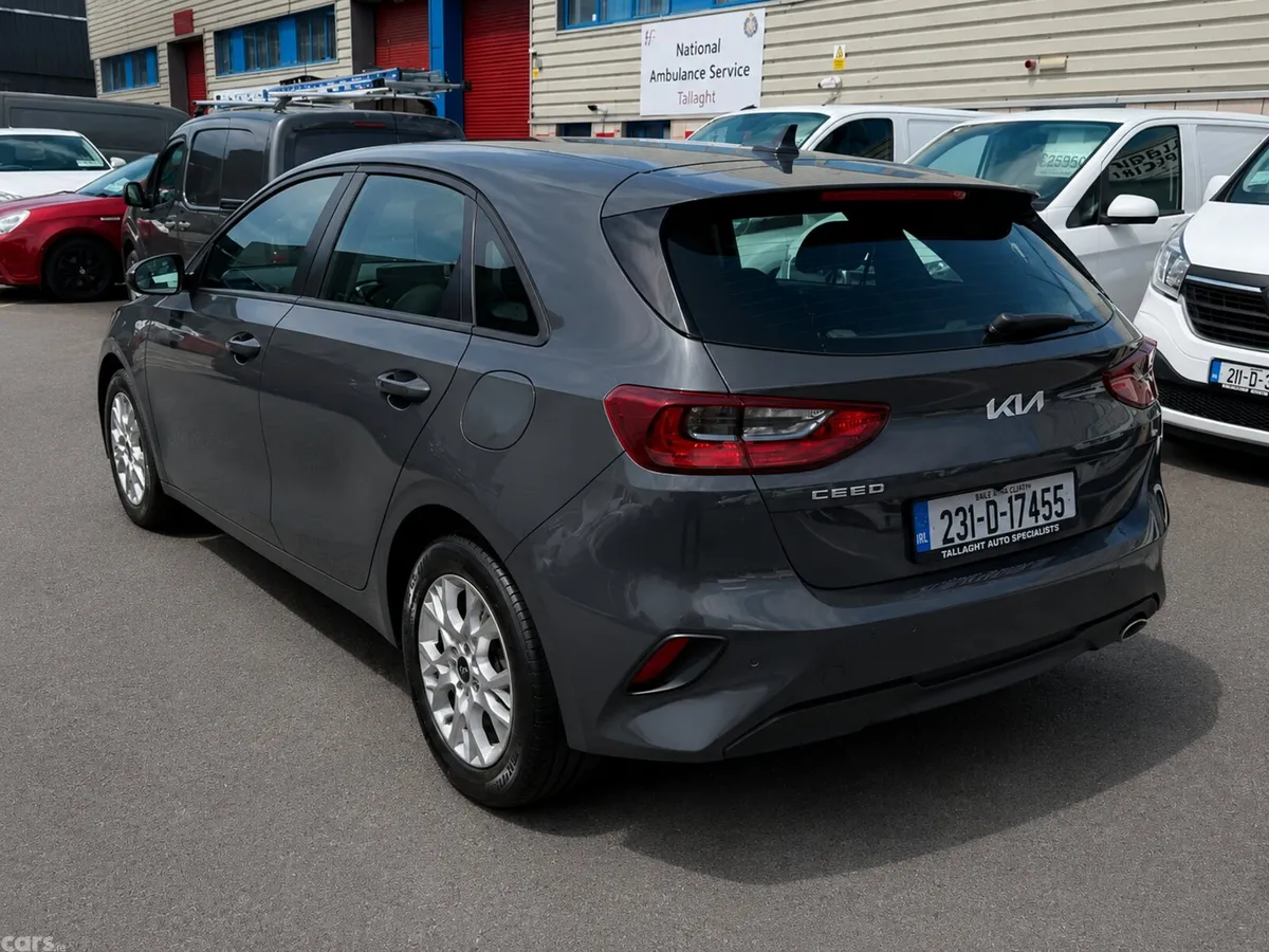 Kia Ceed Hatchback, Diesel Hybrid, 2023, Grey