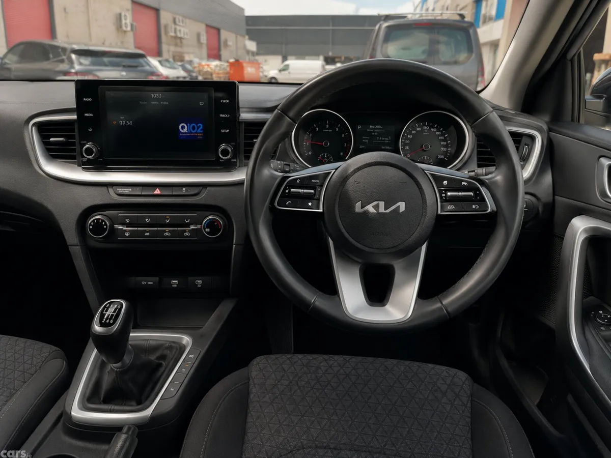 Kia Ceed Hatchback, Diesel Hybrid, 2023, Grey