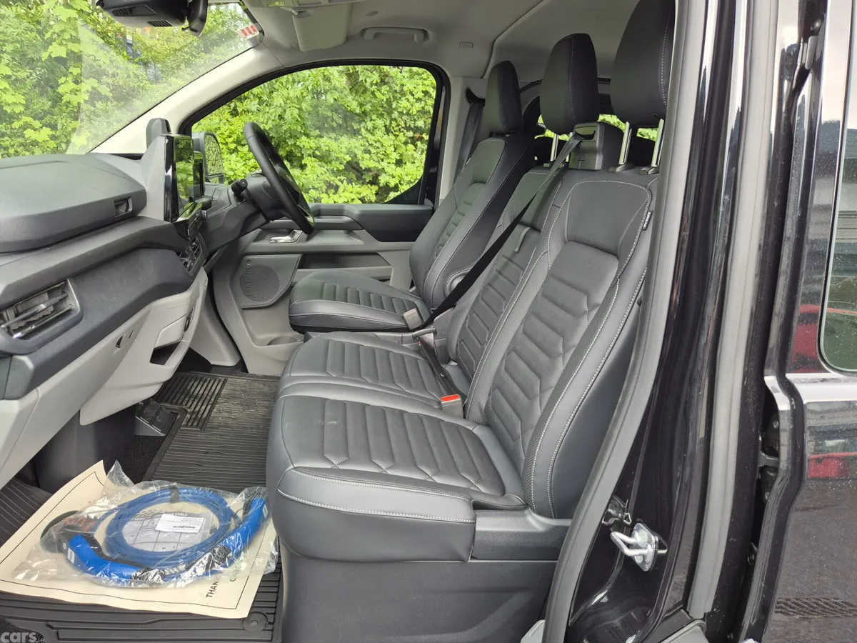 Ford Tourneo Custom Van, Petrol Plug-in Hybrid, 2026, Grey
