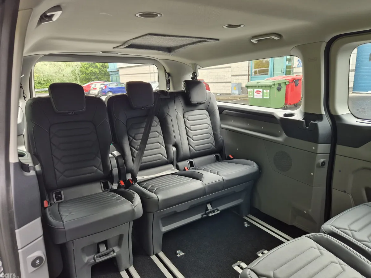 Ford Tourneo Custom Van, Petrol Plug-in Hybrid, 2026, Grey