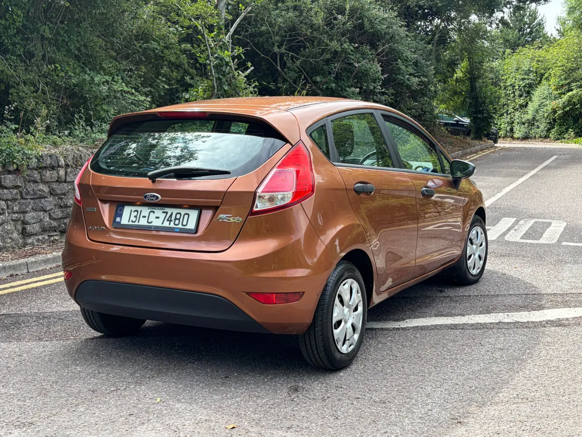 Ford Fiesta Hatchback, Petrol, 2013, Gold
