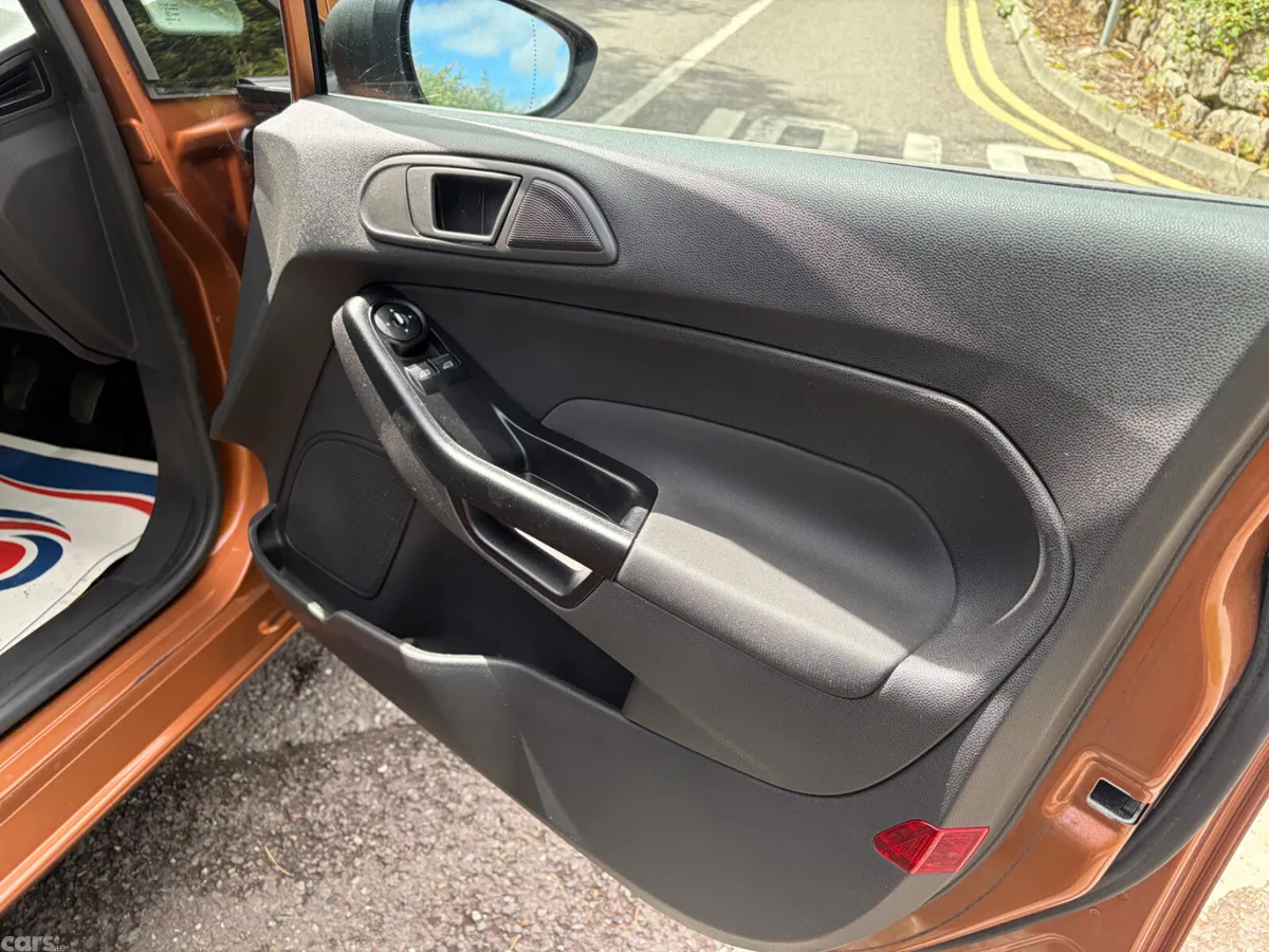 Ford Fiesta Hatchback, Petrol, 2013, Gold