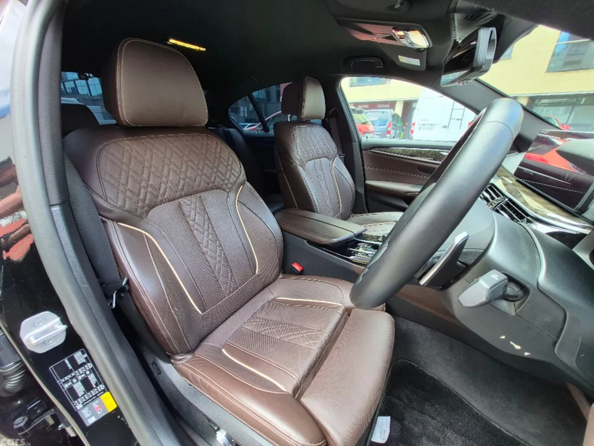 BMW 5-Series Saloon, Petrol Plug-in Hybrid, 2020, Black