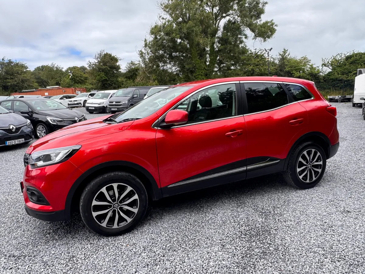 Renault Kadjar SUV, Petrol, 2022, Red