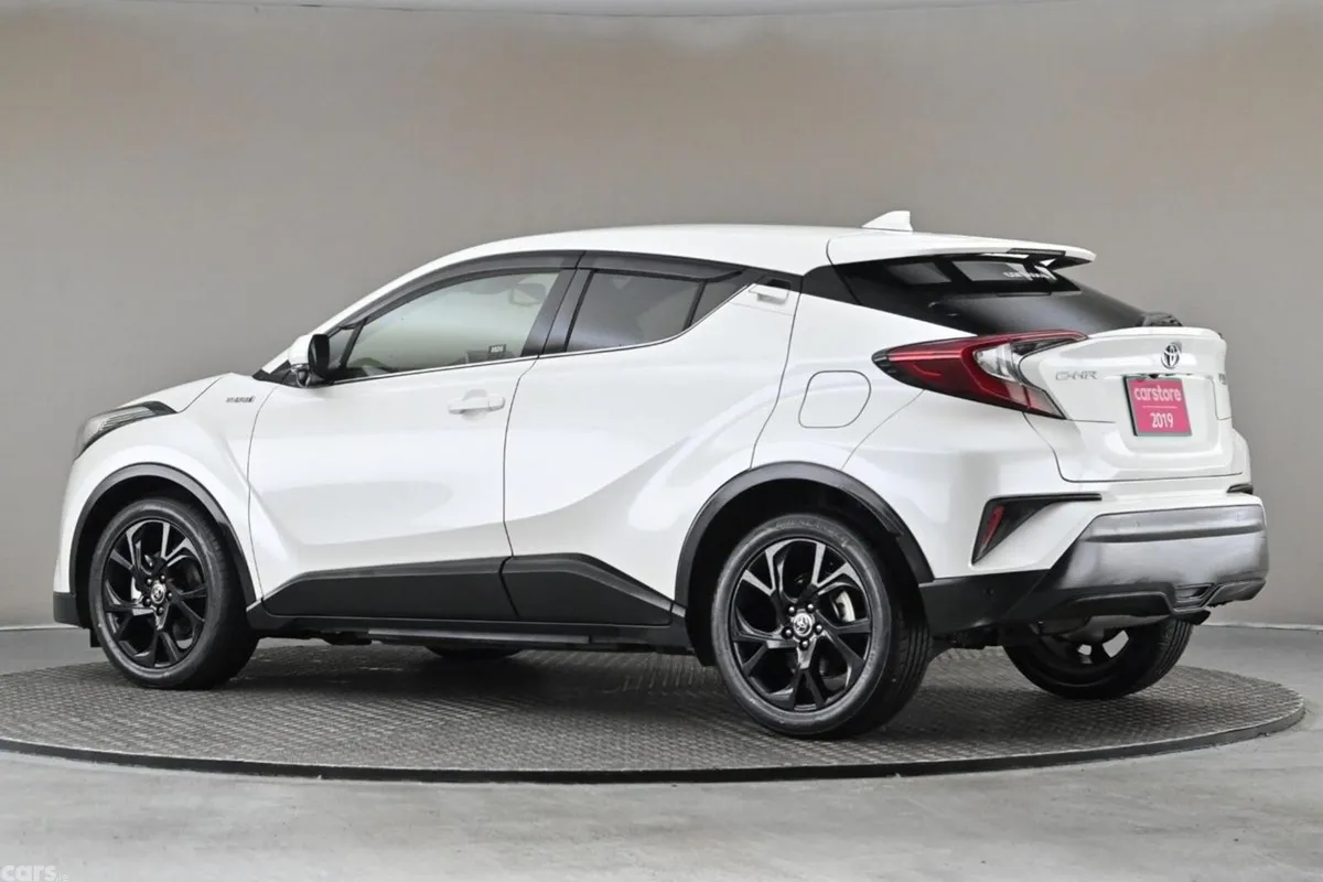 Toyota C-HR SUV, Petrol Hybrid, 2019, White