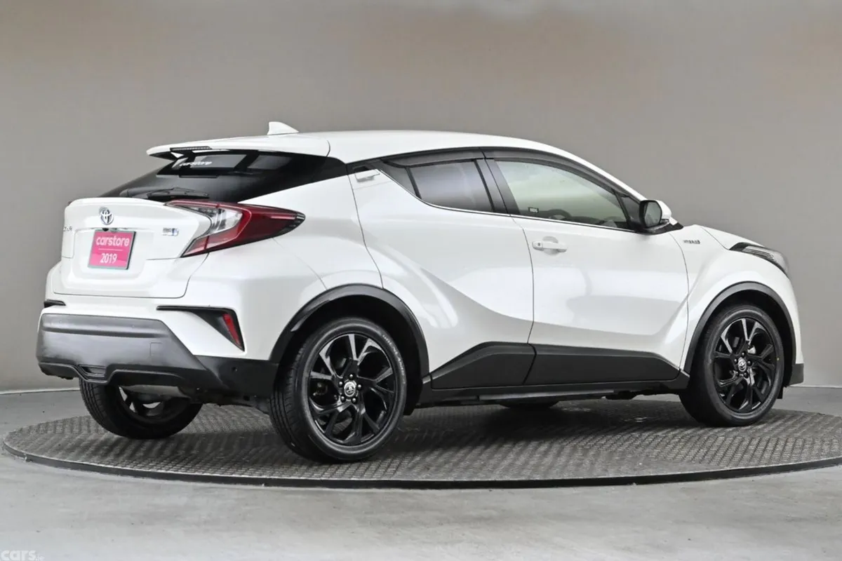 Toyota C-HR SUV, Petrol Hybrid, 2019, White