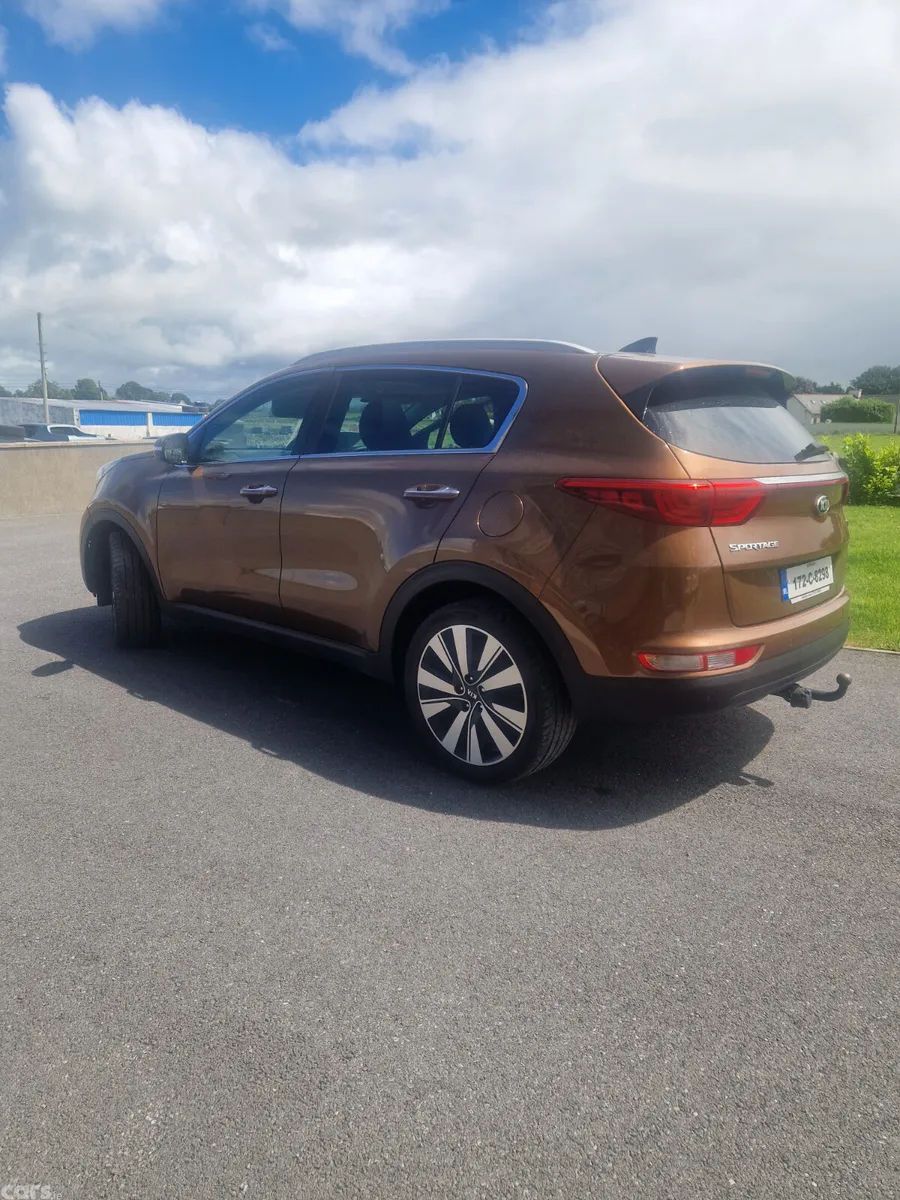 Kia Sportage SUV, Diesel, 2017, Brown