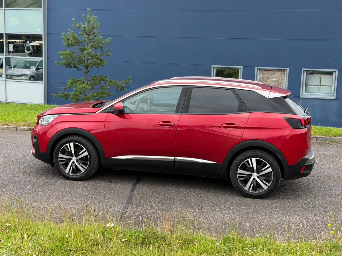 Peugeot 3008 MPV, Diesel, 2020, Red