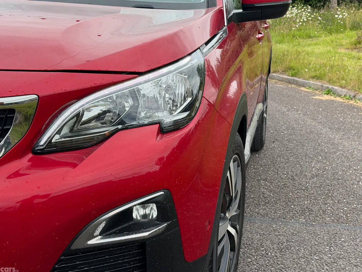 Peugeot 3008 MPV, Diesel, 2020, Red