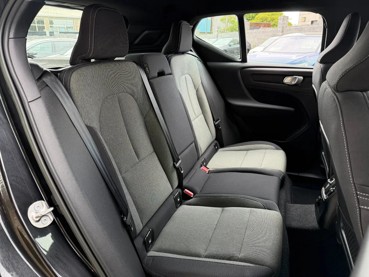 Volvo XC40 SUV, Petrol Plug-in Hybrid, 2023, Black