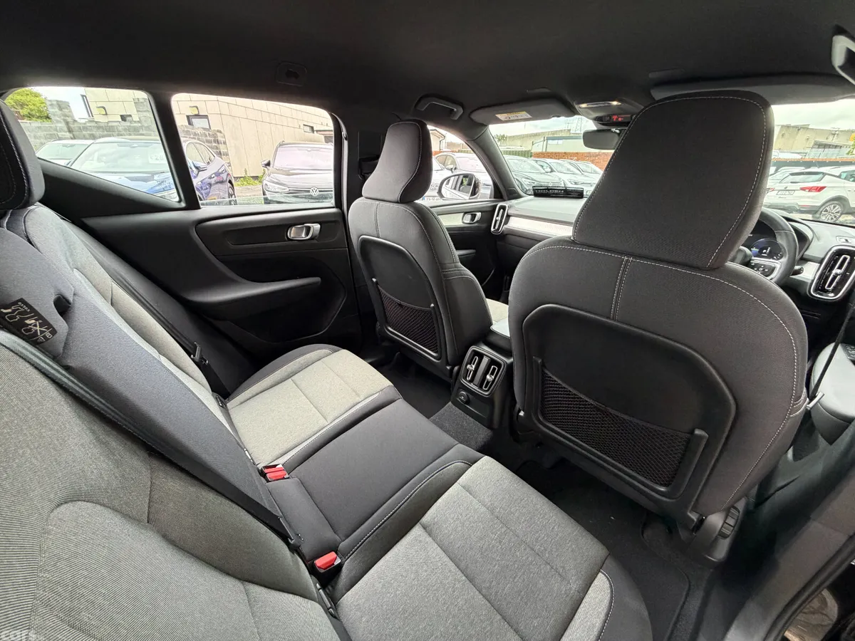 Volvo XC40 SUV, Petrol Plug-in Hybrid, 2023, Black