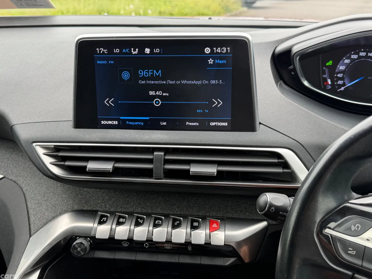 Peugeot 3008 MPV, Diesel, 2020, Red