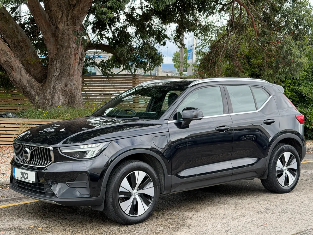 Volvo XC40 SUV, Petrol Plug-in Hybrid, 2023, Black