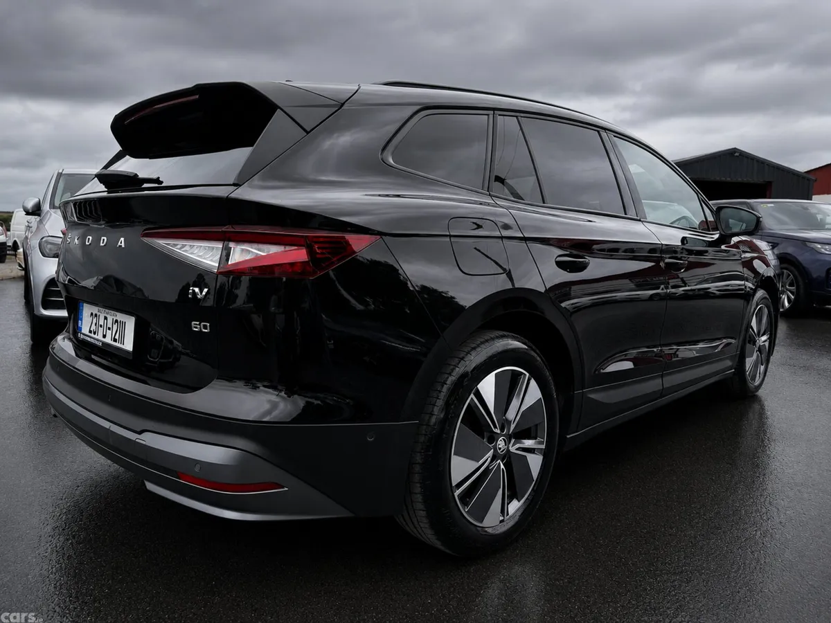 Skoda Enyaq Estate/Jeep, Electric, 2023, Black