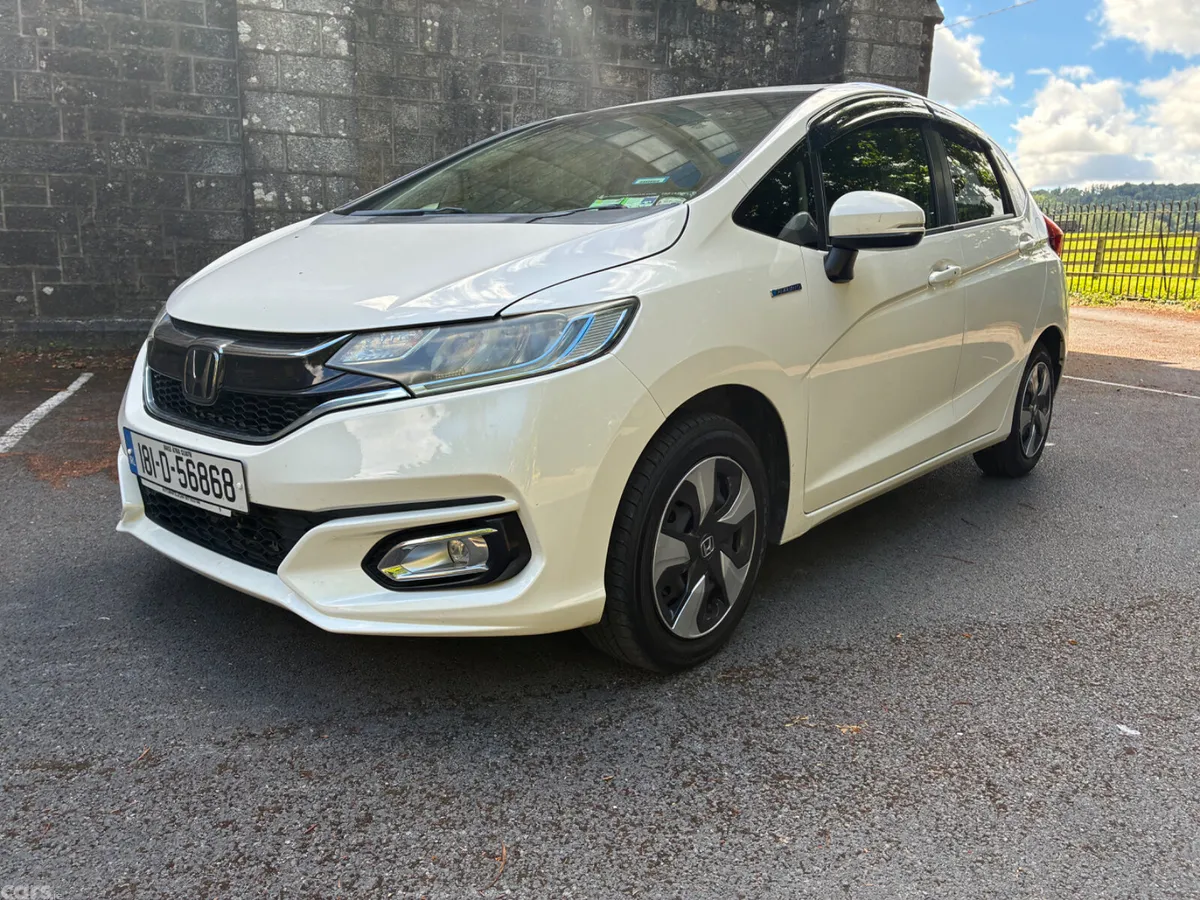 Honda Fit Hatchback, Petrol Hybrid, 2018, White
