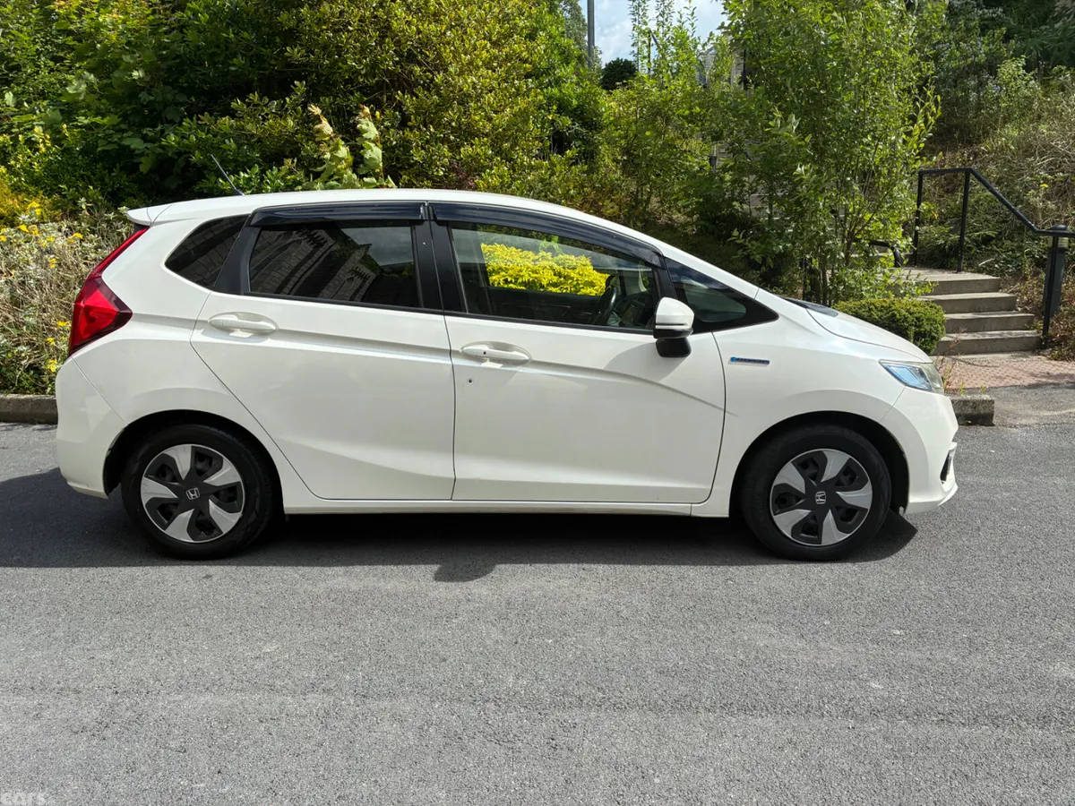 Honda Fit Hatchback, Petrol Hybrid, 2018, White