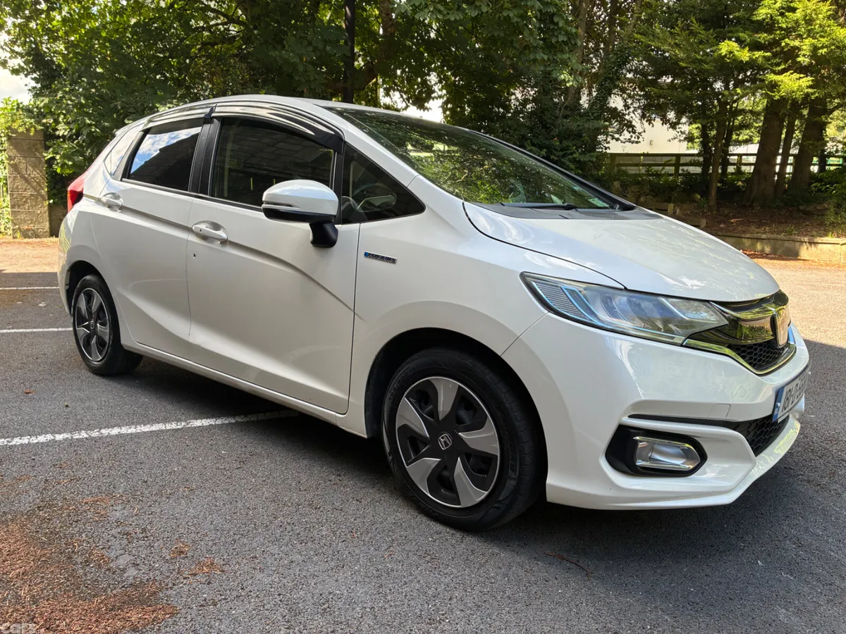 Honda Fit Hatchback, Petrol Hybrid, 2018, White