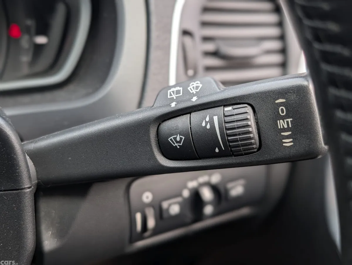Volvo V40 Hatchback, Diesel, 2018, Grey