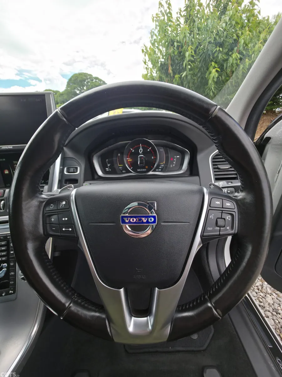 Volvo XC60 Estate, Diesel, 2016, White