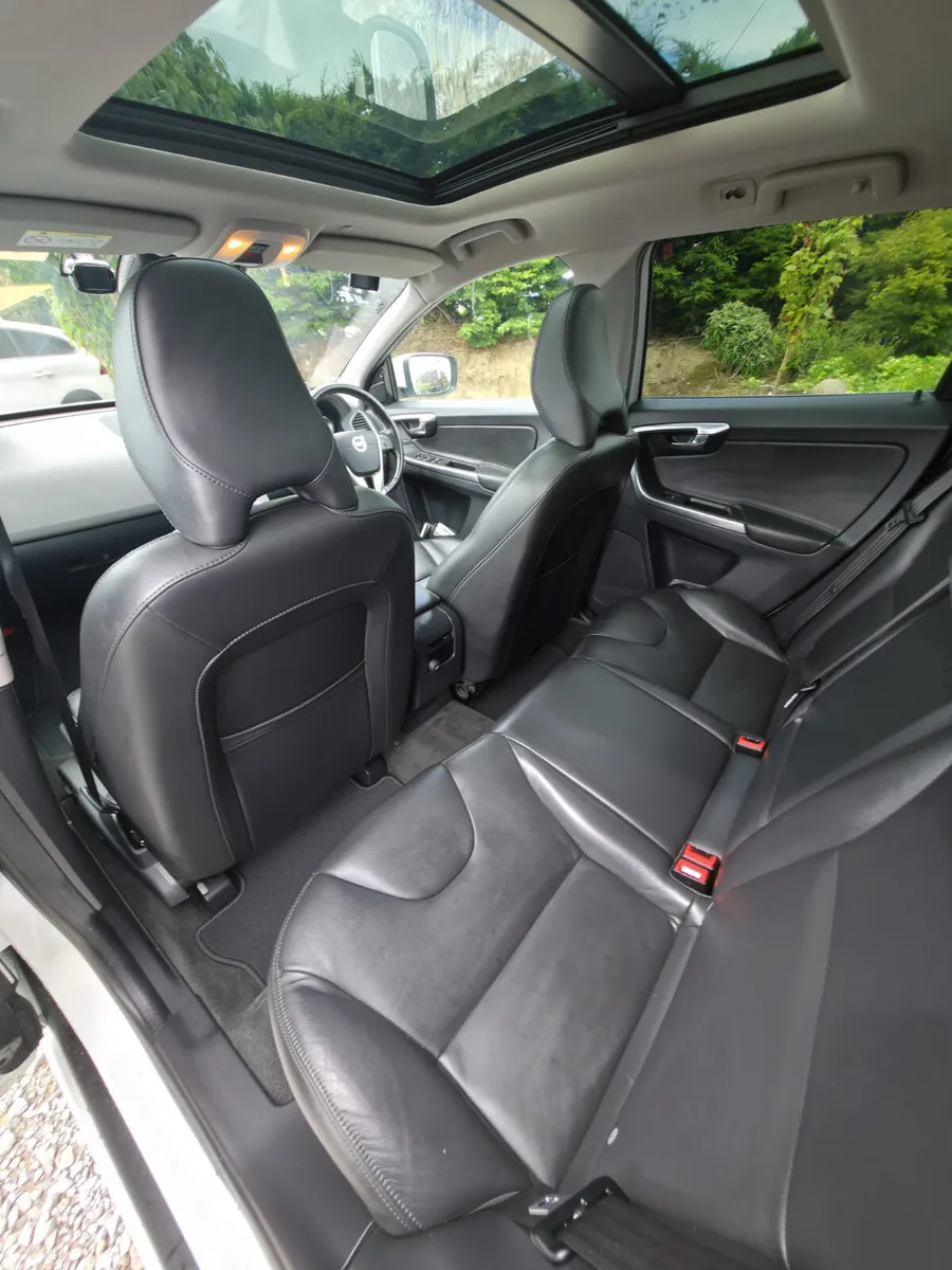 Volvo XC60 Estate, Diesel, 2016, White