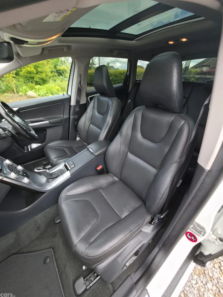 Volvo XC60 Estate, Diesel, 2016, White
