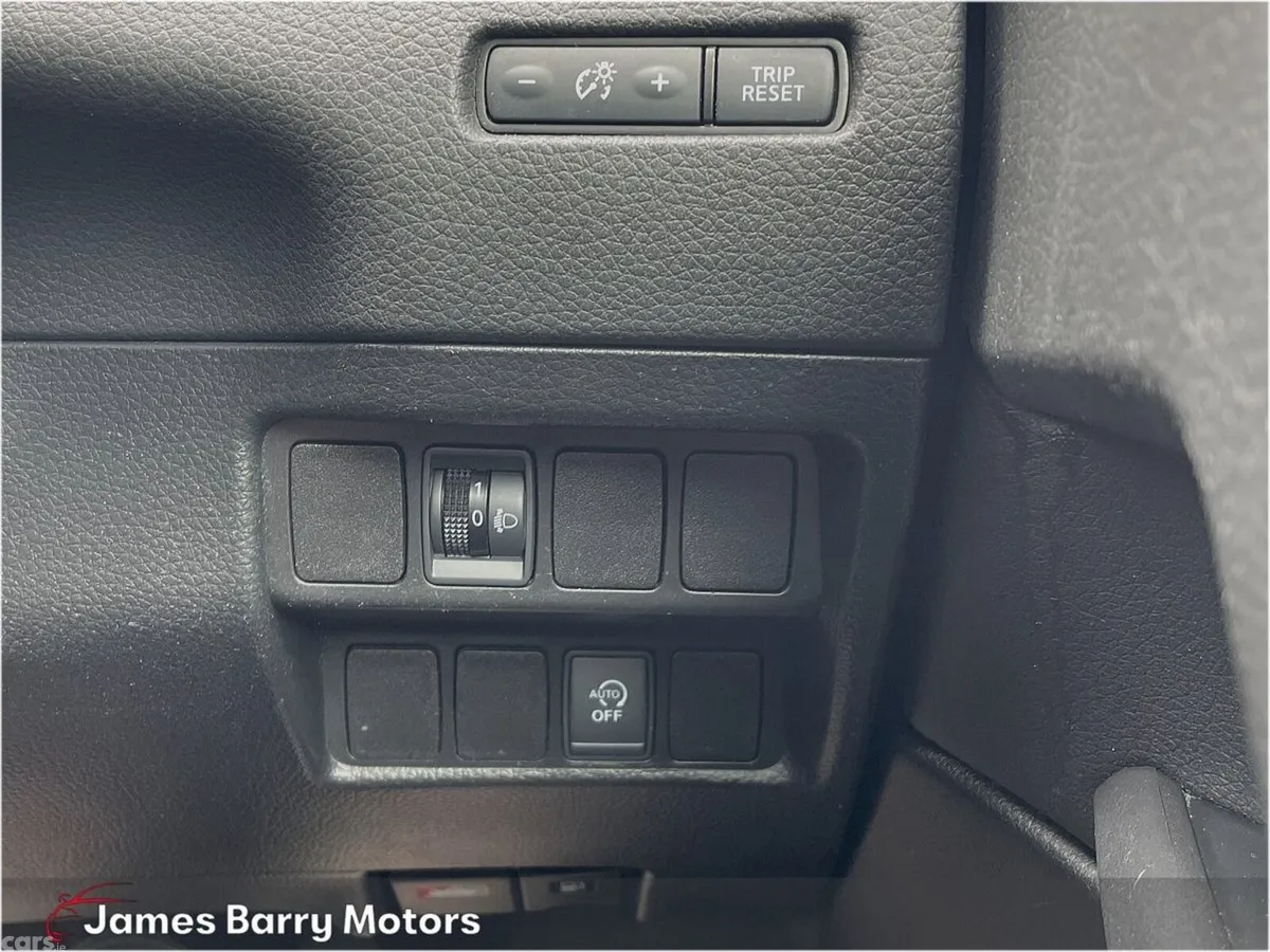 Nissan Qashqai MPV, Diesel, 2018, Grey