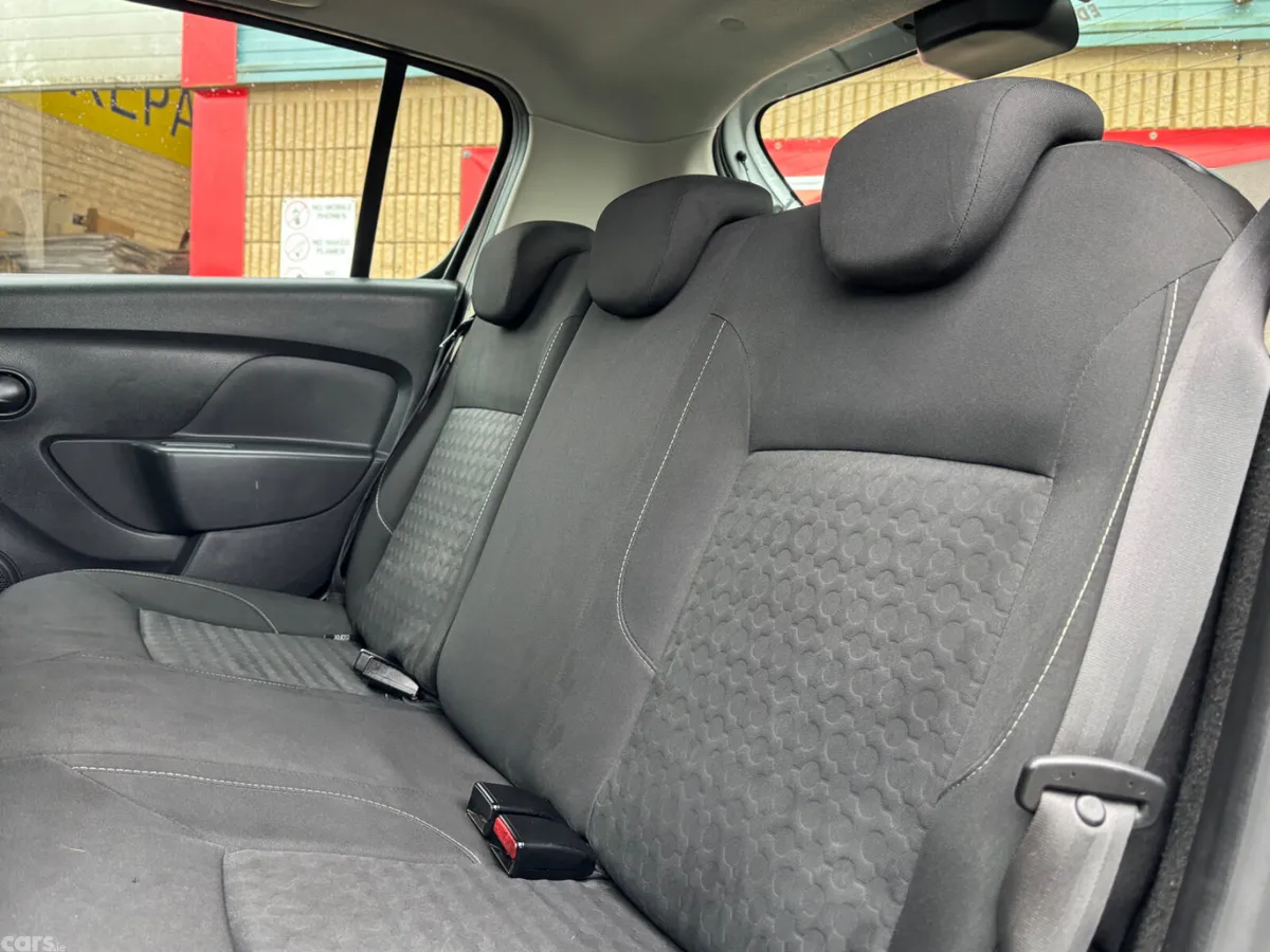 Dacia Sandero Hatchback, Petrol, 2013, Silver